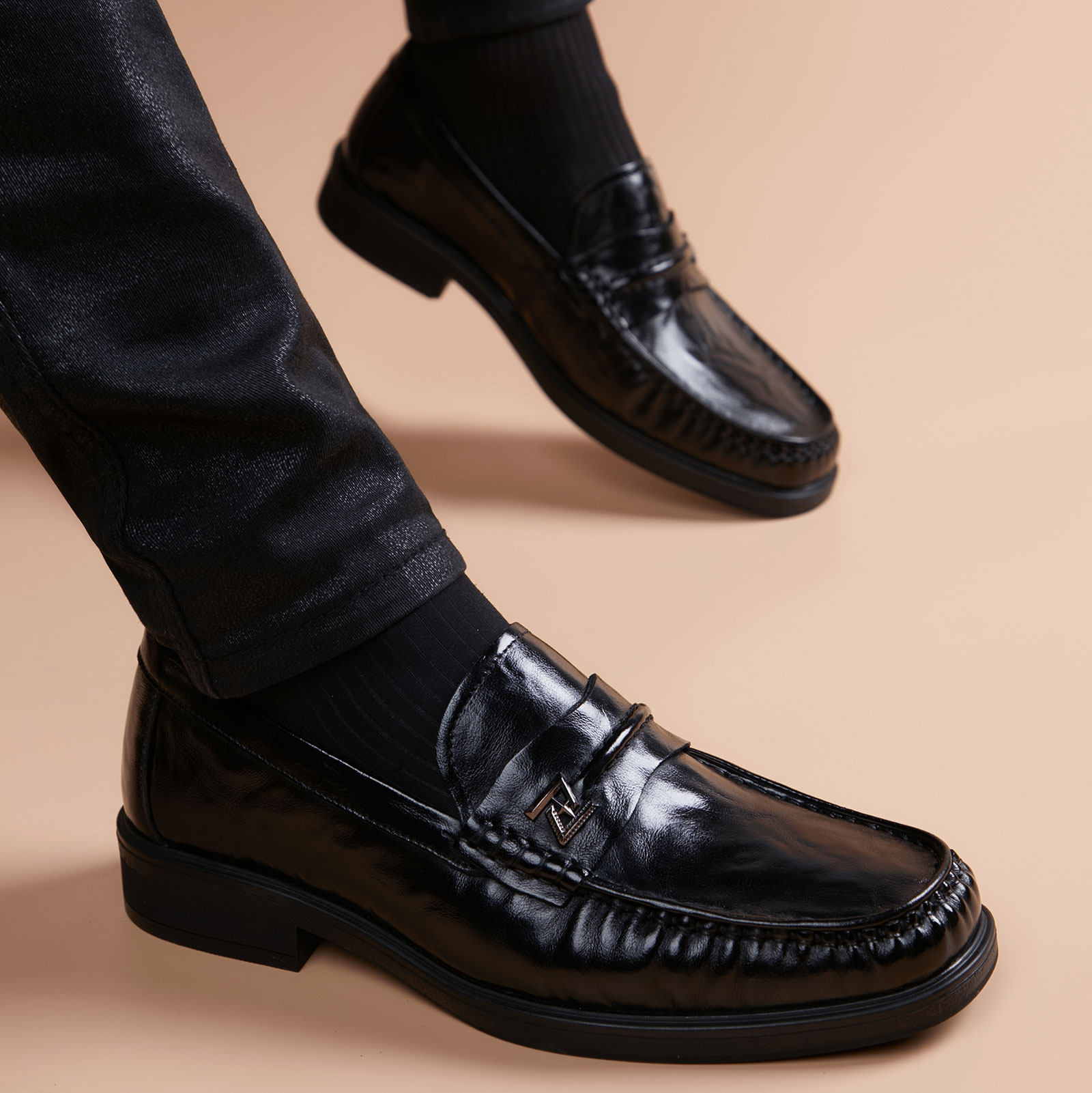 软皮软底豆豆鞋男款2025新款真皮开车休闲皮鞋一脚蹬头层牛皮男鞋