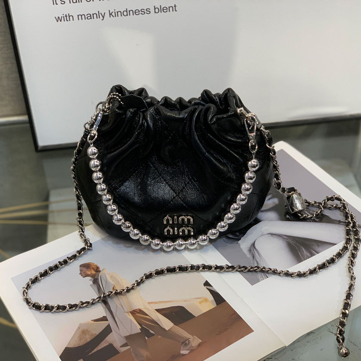 珍珠链条欧美字母迷你收口水桶包牛皮手提单肩女包斜挎牛皮2025新