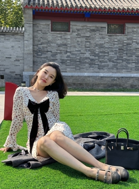 DUO 黑标千金玛德琳系列冬日玫瑰庭蝴蝶结丝质印花法式霜糖连衣裙