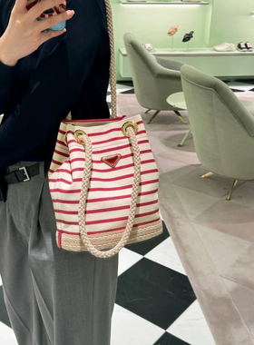 FBAG网红同款春夏新品条纹抽绳水桶包大容量通勤女单肩腋下包