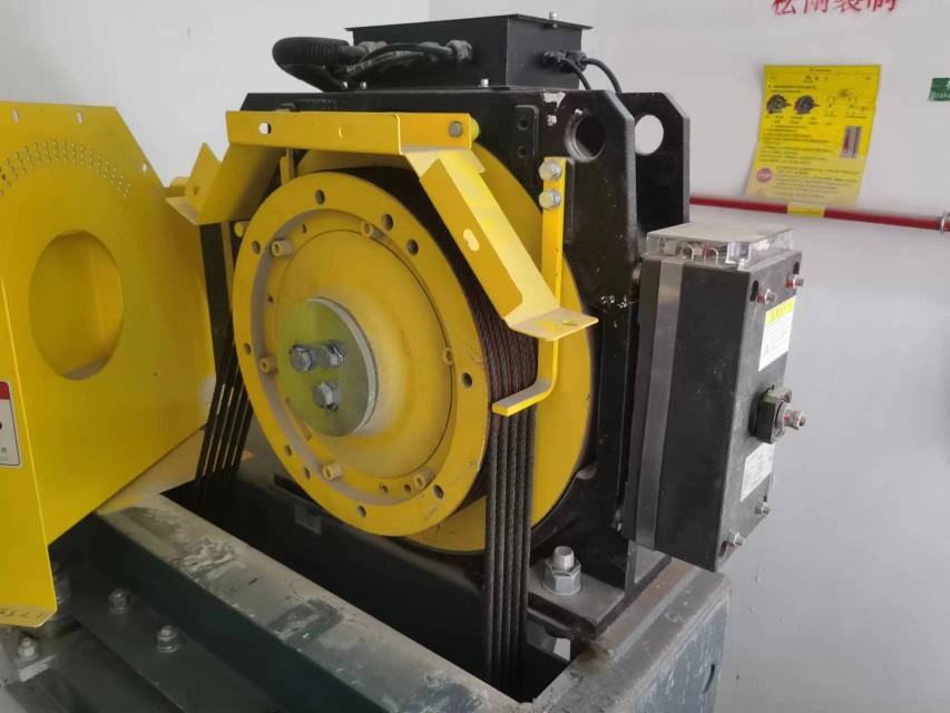 蒂森克虏伯磁同步无齿轮电梯曳引机型号 PMS280一FB 轴承 TWB SKF