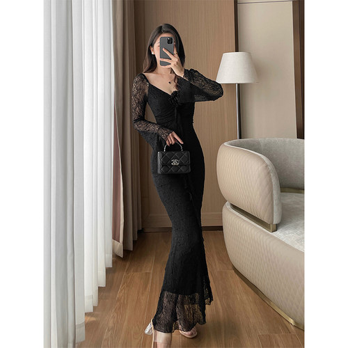 法式白色蕾丝修身连衣裙秋季新款名媛风V领喇叭袖收腰包臀鱼尾裙