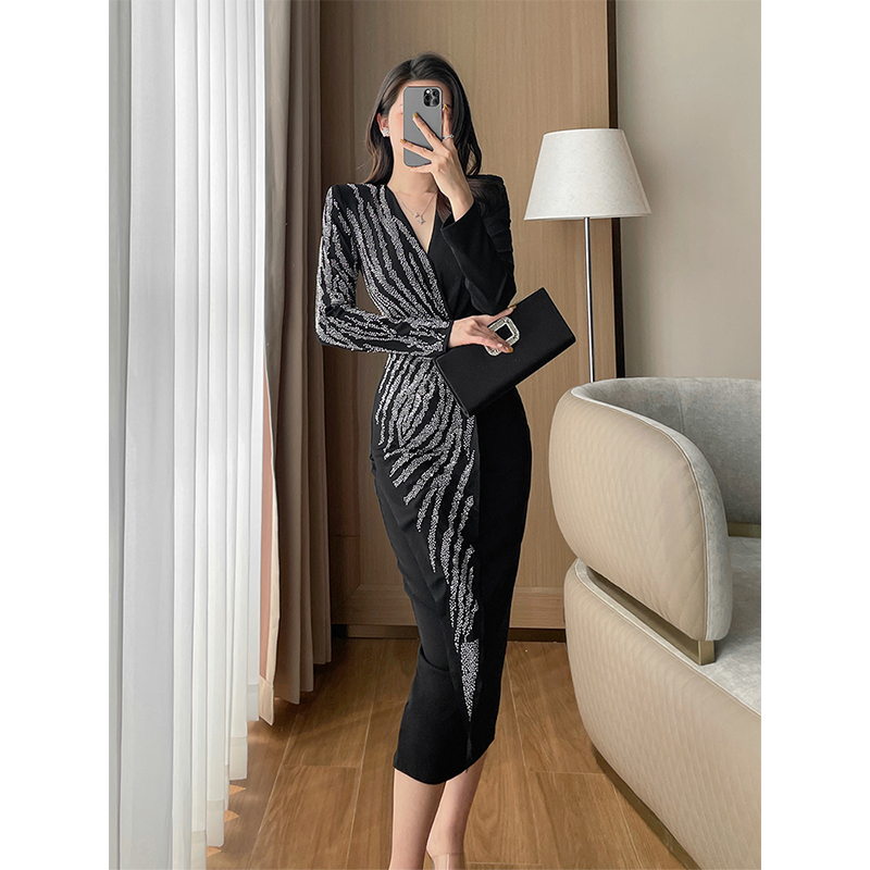 法式重工烫钻黑色修身连衣裙