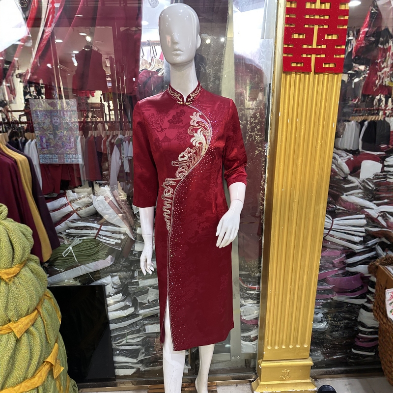 红色醋酸提花刺绣改良旗袍裙礼服