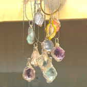 小红书同款 纯天然水晶莹石粉晶紫水晶原石绕线吊坠锁骨链闺蜜情侣