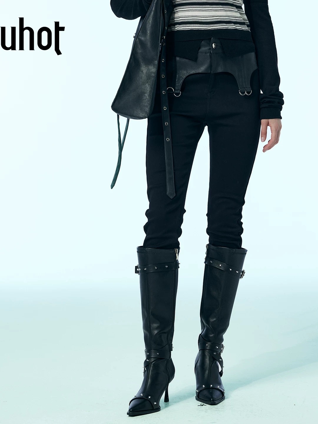 uhot/诱货黑色拼皮微紧身牛仔裤直筒廓形显瘦显腿长新款UWWW2K364