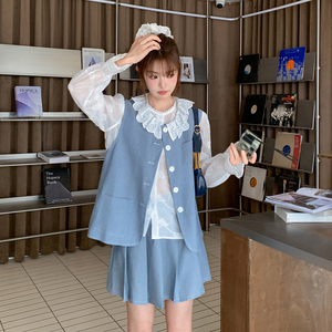 韩系设计感套装女2026新款超火减龄上衣马甲百褶裙穿搭三件套,网上最火的穿衣搭配图片