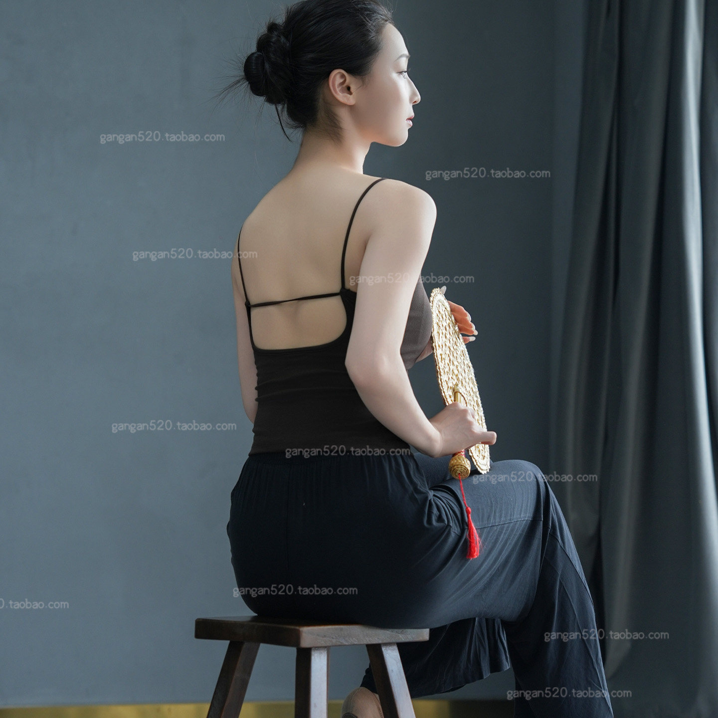舞蹈生带胸垫吊带内衣打底小背心图片