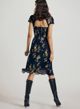 归己法式露背连衣裙reformation荷叶边收腰度假聚会裙子女夏