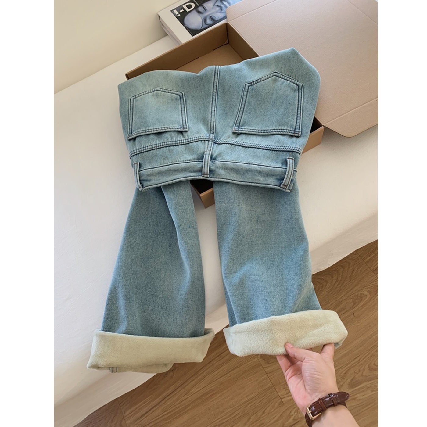 浅色高端加绒加厚窄直筒腿牛仔裤