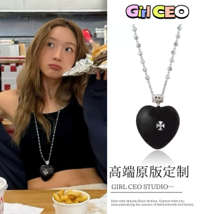 少女CEO超百搭黑色爱心项链女长款毛衣链轻奢高级感卫衣装饰配饰