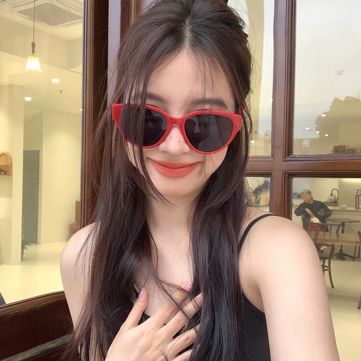 少女CEO可爱蝶形太阳眼镜韩版高级感百搭防紫外线开车护眼墨镜女