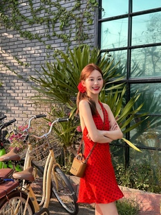 美式 显瘦连衣裙 复古性感辣妹真丝斜裁红色波点挂脖裙浪漫露背短款