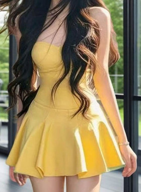 纯欲风辣妹黄色抹胸连衣裙女2026夏季新款气质收腰显瘦A字短裙潮