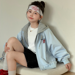 女童外套春装今年流行新款洋气儿童春秋上衣假两件时髦春季冲锋衣