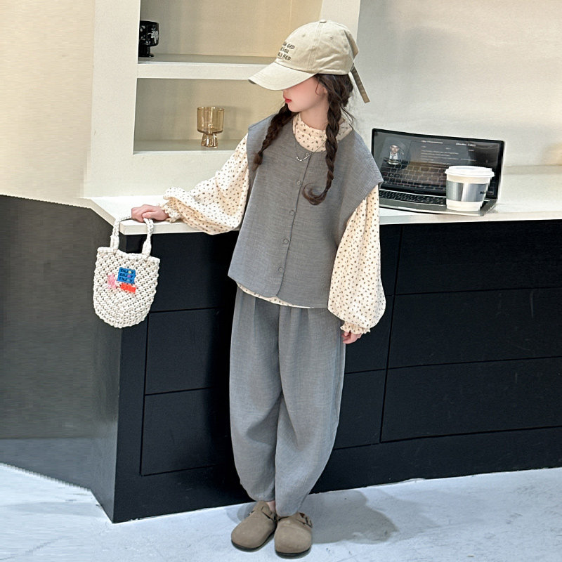 女童开春套装马甲三件套2025新款儿童韩系洋气小女孩时尚炸街童装