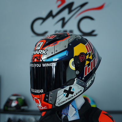 鲨鱼大尾翼摩托车碳纤维马丁头盔