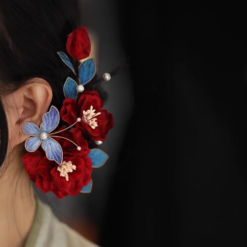 复古红色山茶花发夹马面裙盘发