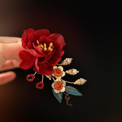 新中式红色山茶花低丸子头红妆秀禾头饰敬酒服蝴蝶发夹新娘头饰