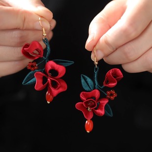 中式红色手工缠花耳环高级感立体花朵古风汉服耳饰耳坠新娘结婚饰