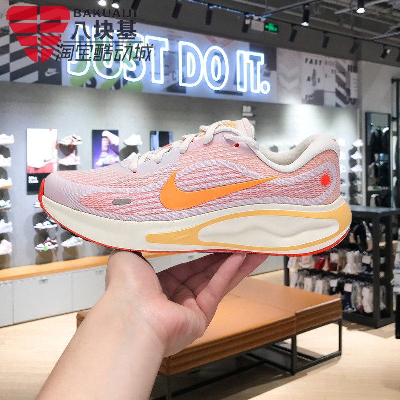 耐克女鞋缓震舒适训练跑步鞋