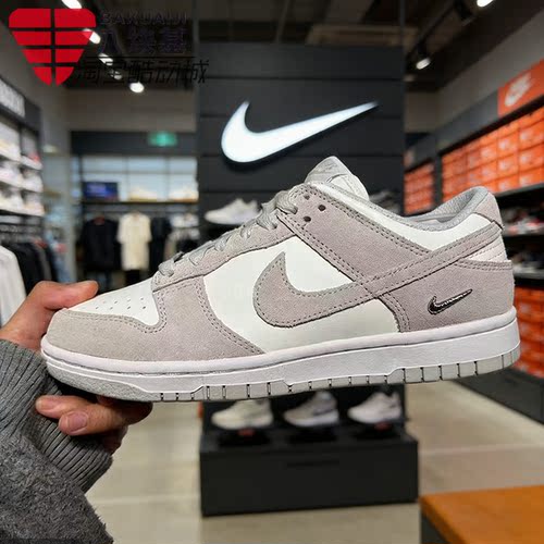 耐克女灰白撞色复古双钩休闲板鞋