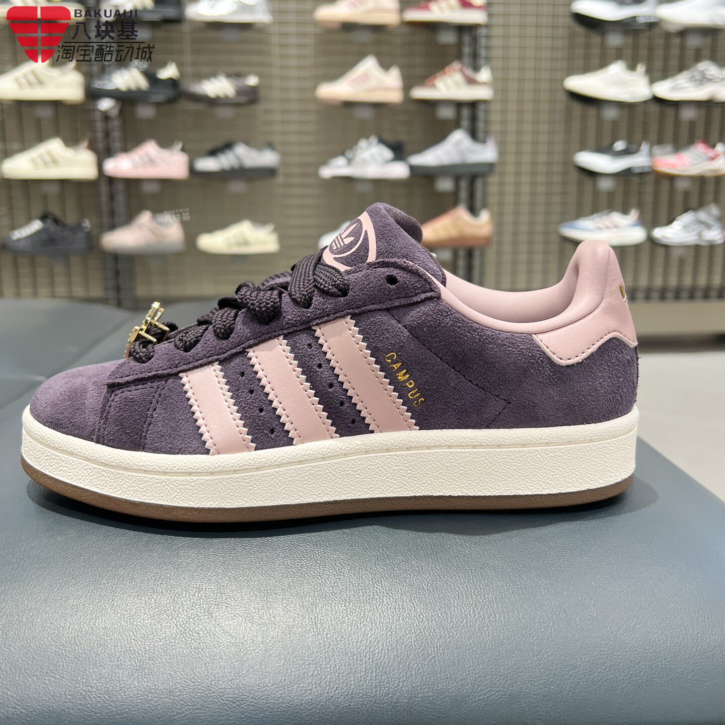阿迪达斯三叶草女鞋2026冬季紫棕粉撞色翻毛皮低帮休闲板鞋KK0048