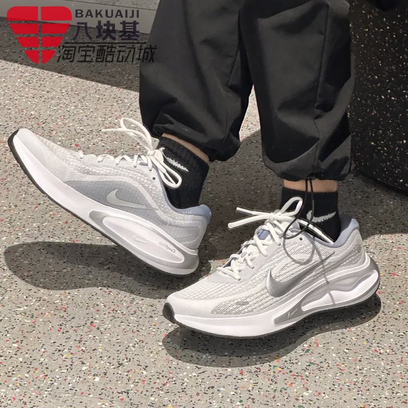 灰银缓震训练跑步鞋Nike/耐克男
