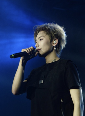 NICEPOWER郑润泽同款纯银满钻十字架耳环欧美嘻哈耳饰