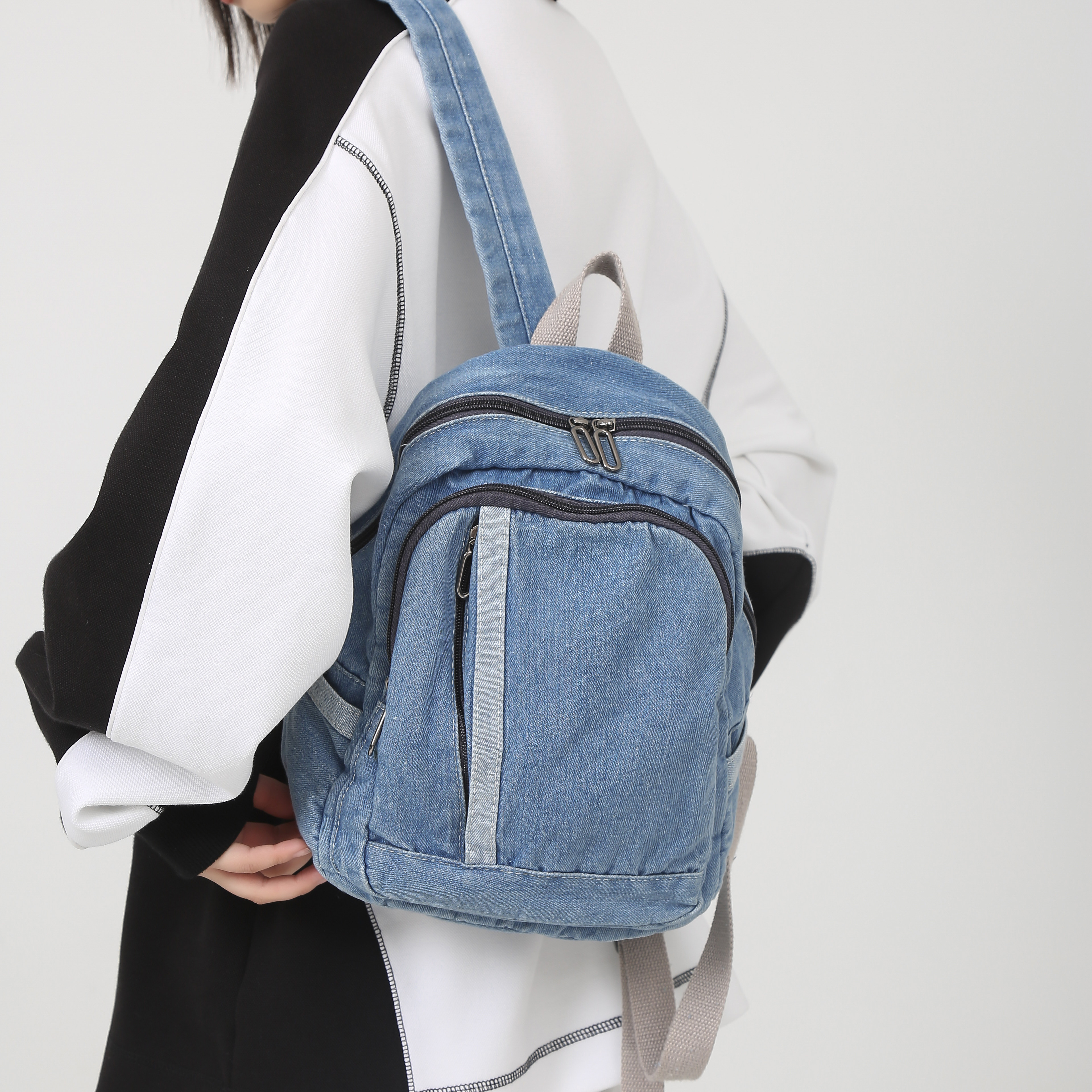 牛仔布双肩包2025新款帆布双肩背包潮流时尚旅行包日常背包