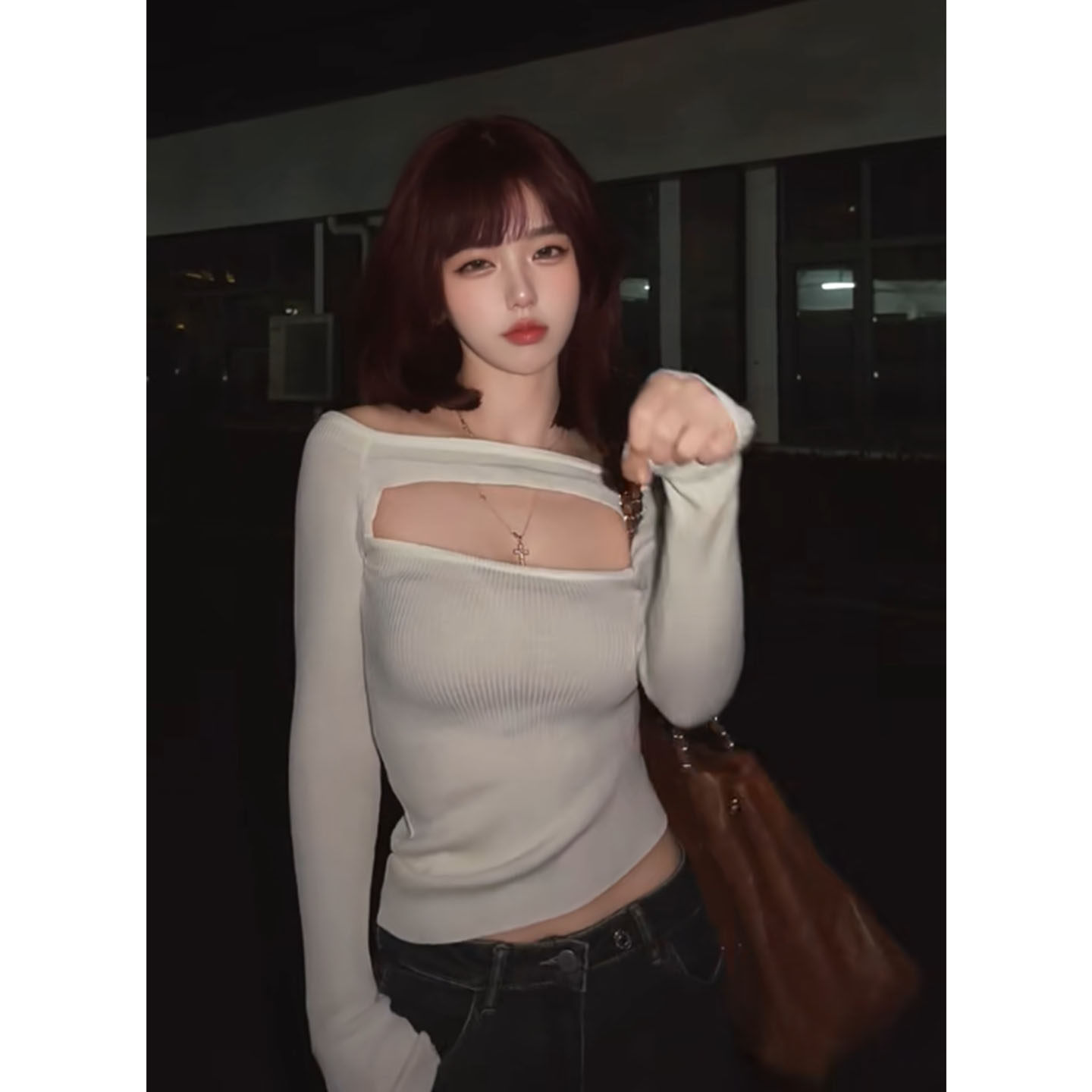 纯欲辣妹镂空一字肩针织长袖T恤女秋季修身收腰性感显瘦打底上衣