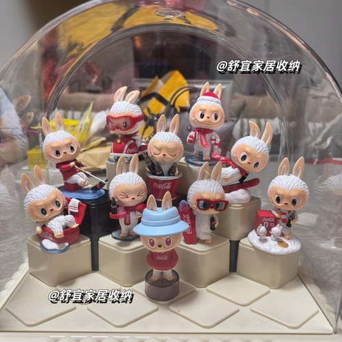 泡泡玛特拉布布LABUBU可口可乐专属沙发盲盒手办收纳盒造景展示盒