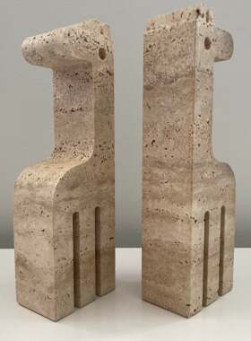 天然洞石长颈鹿书托 桌面摆件饰品ins样板间书房可定制