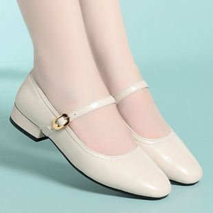 跳舞鞋女广场舞不累脚真皮软底舞鞋女2025新款软皮平底中年妈妈鞋