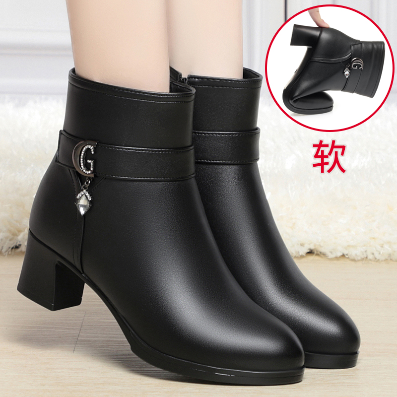 新款真皮羊毛短靴女冬中跟粗跟软底高跟棉靴加绒保暖中年妈妈棉鞋