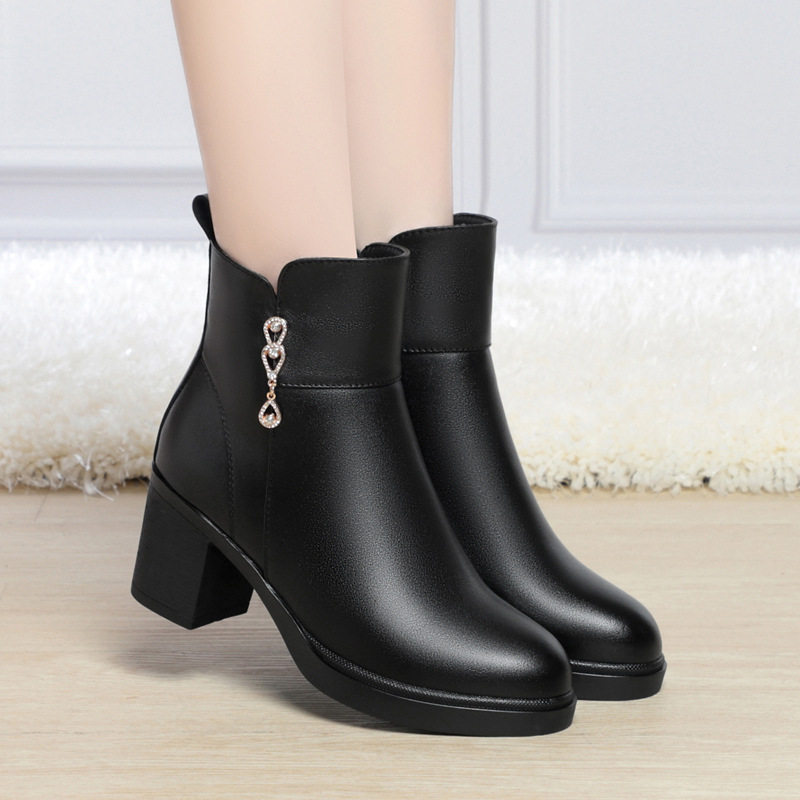 冬季新款加绒高跟皮鞋女士粗跟真皮防滑棉鞋中跟短靴女妈妈羊毛靴