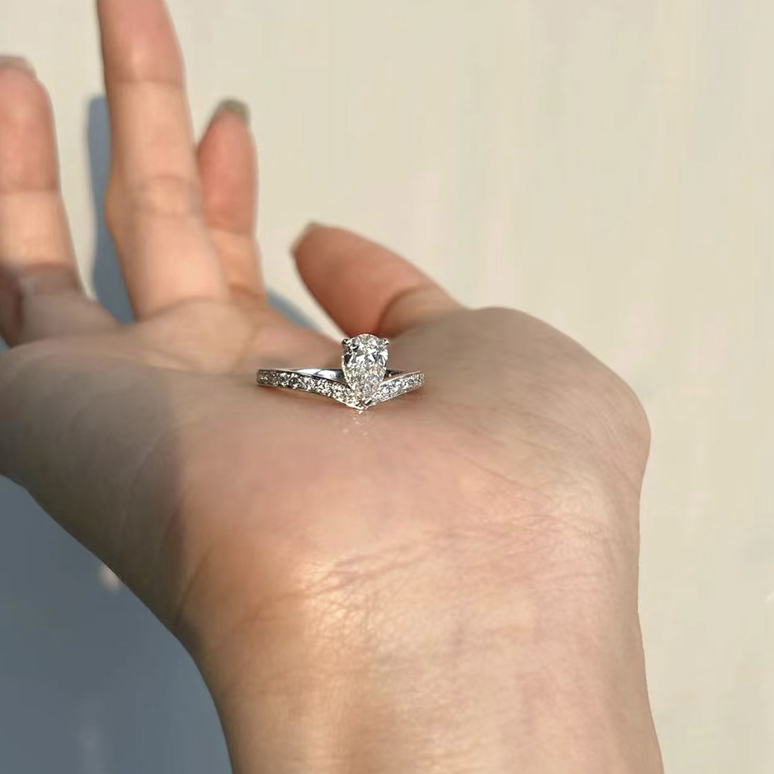 正品18K金培育钻石戒指女梨形钻戒简约小众气质水滴钻戒送女朋友,珠宝/钻石/翡翠,合成（处理）钻石手饰,淘宝优惠券,粉丝福利购,淘宝优惠卷