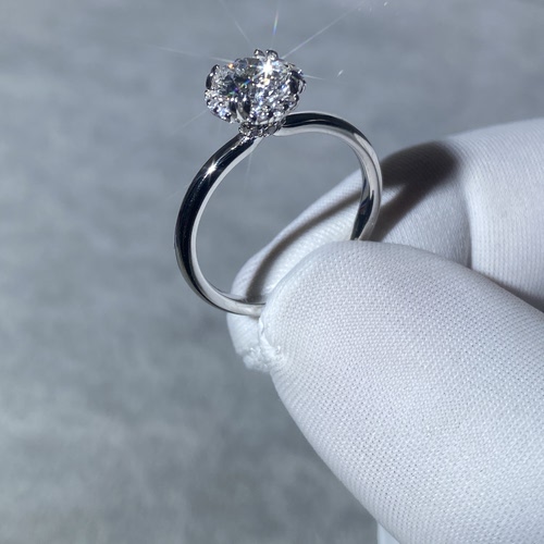 Pt950铂金培育钻戒女《芙蓉花》