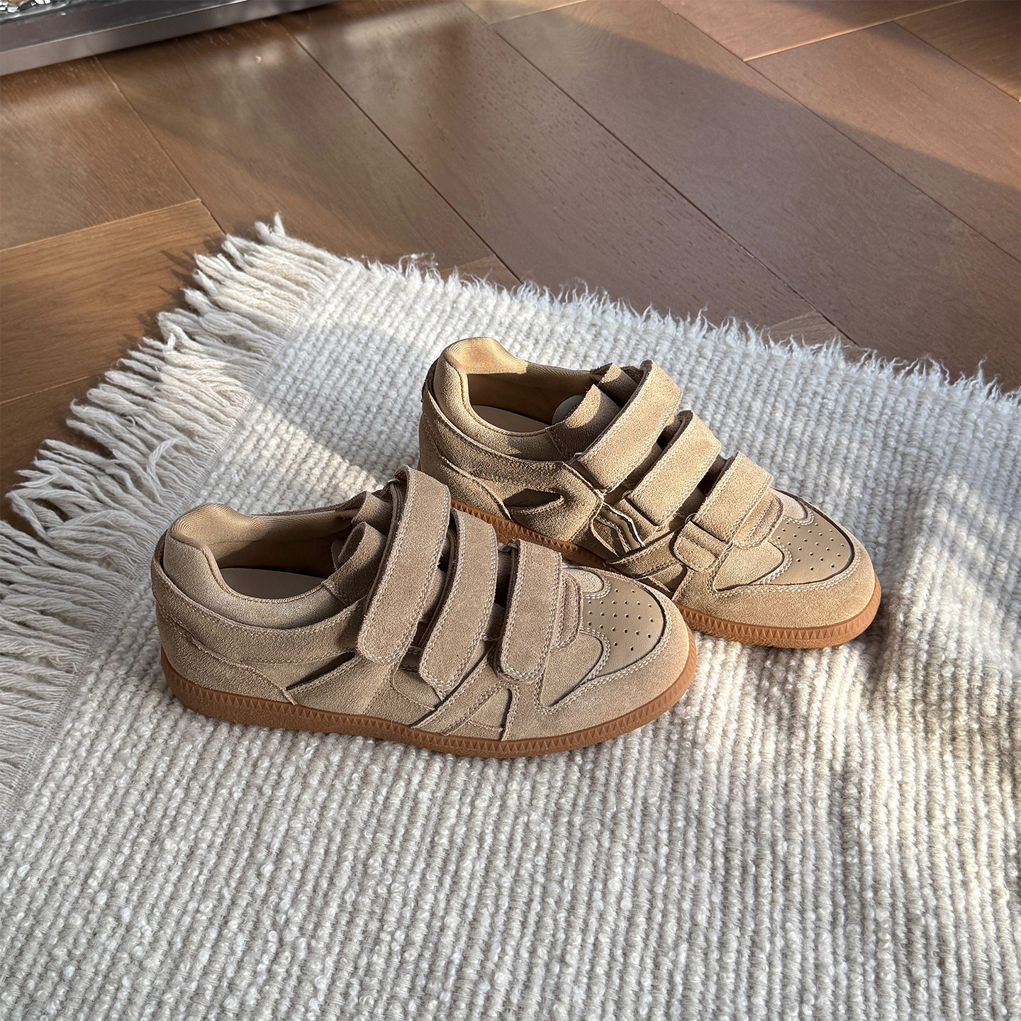 【小发喵】真皮复古魔术贴板鞋26年春季运动休闲鞋舒适百搭厚底鞋,女鞋,时尚休闲鞋,淘宝优惠券,粉丝福利购,淘宝优惠卷