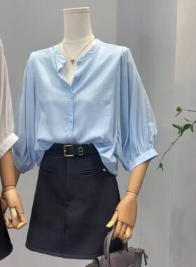 宽松七分袖别致上衣2026春夏女装气质灯笼袖小立领蓝色垂感衬衫女