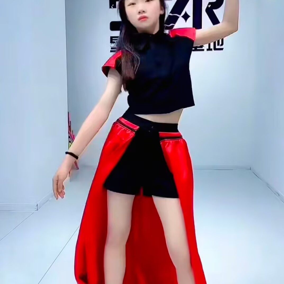 女童模特走秀服黑色短袖T台大玩家潮服拖尾运动酷帅套装PK赛服