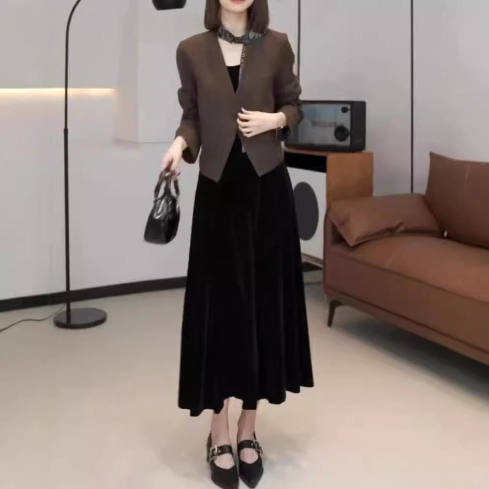 今年流行特惠24957大爱美依缘2026秋季新款轻熟风背心长款连衣裙