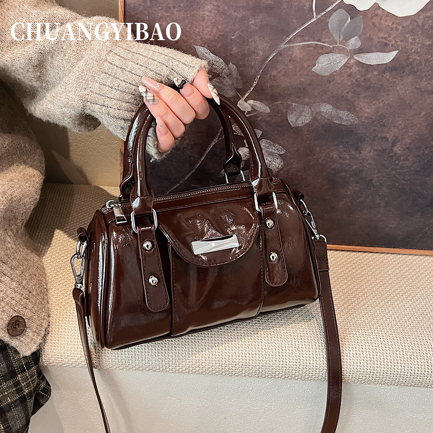 轻奢小众高级感斜挎波士顿枕头包