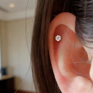 S925银满钻螺纹耳骨钉女小众设计感耳蜗钉日常百搭防掉养耳洞耳钉