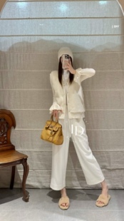 白色立领水貂拼接羊绒马甲女修身 2025秋款 显瘦坎肩 女装 询价私信