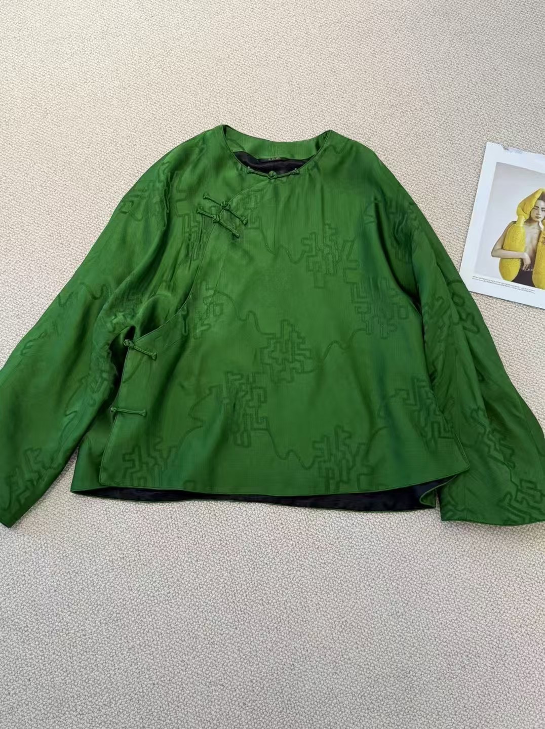 底价咨询！25早春设计师新款 复古新中式国风圆领提花盘扣衬衣女