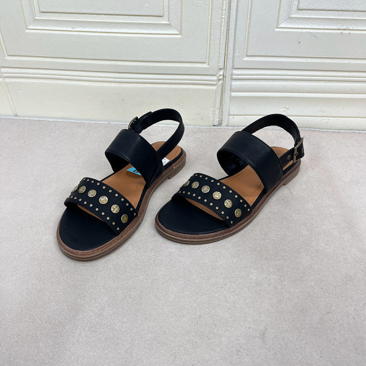 铆钉平底凉鞋舒适新款shoes断码