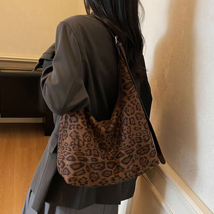 小众复古豹纹包包女2025新款秋冬大容量通勤单肩包休闲百搭托特包