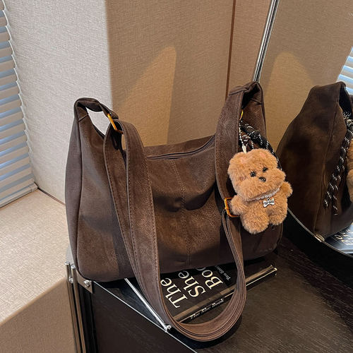 复古麂皮绒通勤包大容量斜挎包