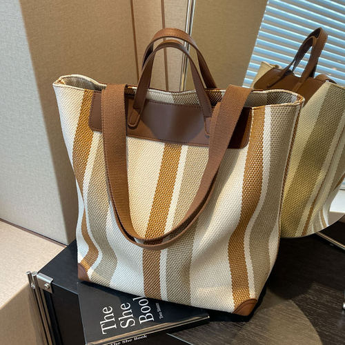 大容量单肩包百搭通勤手提托特包